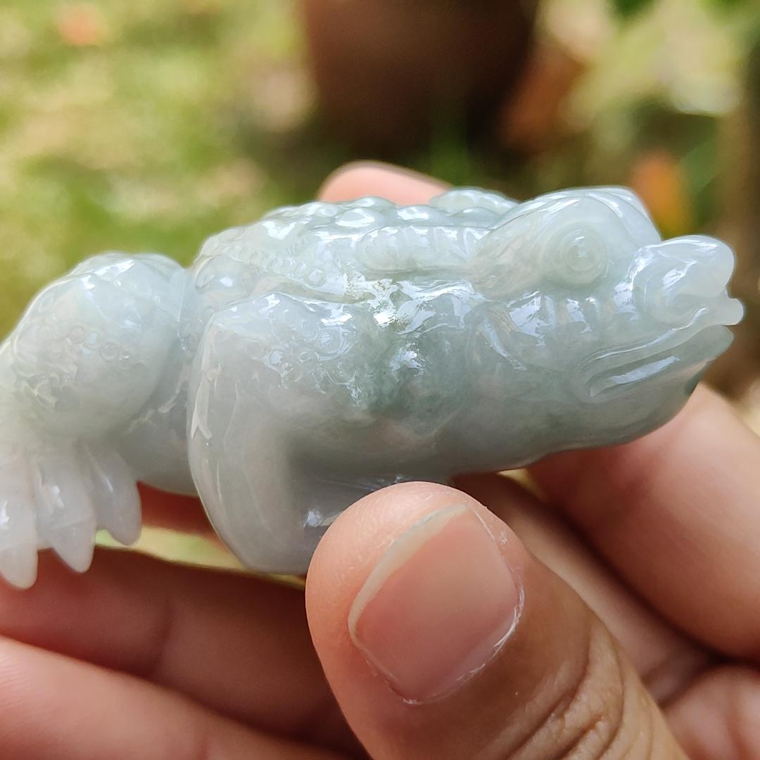 Sales - Quality Natural Type A Jadeite Jade crafted as Three Legs Toad for display or hand-held piece with certificate weigh 84.27 grams, measurement 61.6 * 48.3 * 26 mm (hand4)