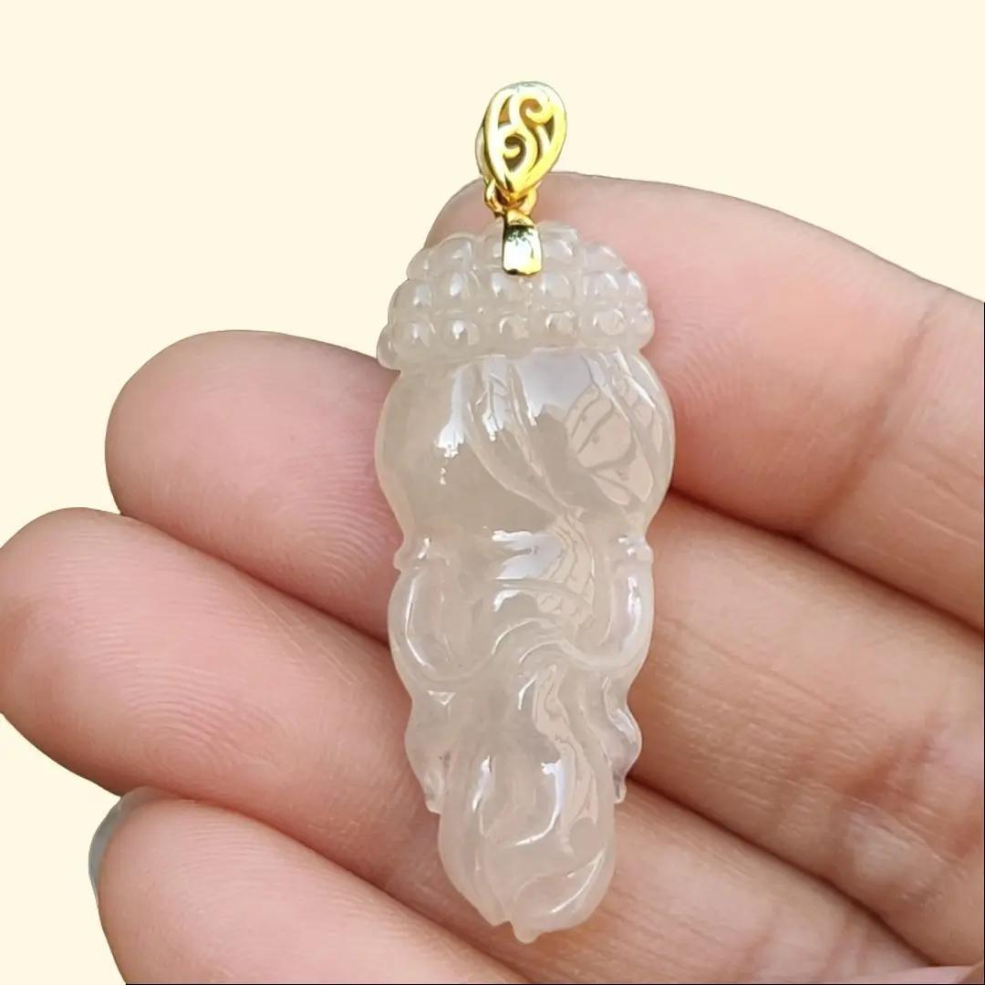 Yellow Icy Translucent Natural Type A Jadeite Jade crafted with shape of Ginseng as Pendant set with 18k gold clasp, certificate weighs 4.85 grams (18kp39)