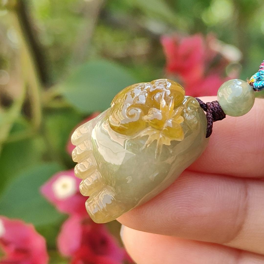 Nicely Crafted Yellow Premium Quality Leg with Ruyi and Spider Natural Type A Jadeite Pendant Symbolism Contentment, wealth and happiness, wealth and good fortune with certificate weigh 10.70 grams, 25.80 * 16.6 * 14.5 mm suitable daily wear (pendant73)