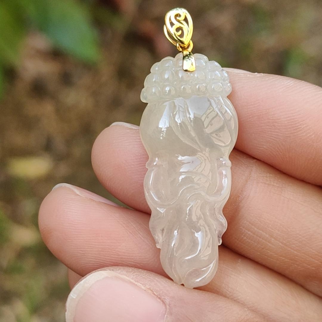 Yellow Icy Translucent Natural Type A Jadeite Jade crafted with shape of Ginseng as Pendant set with 18k gold clasp, certificate weighs 4.85 grams (18kp39)