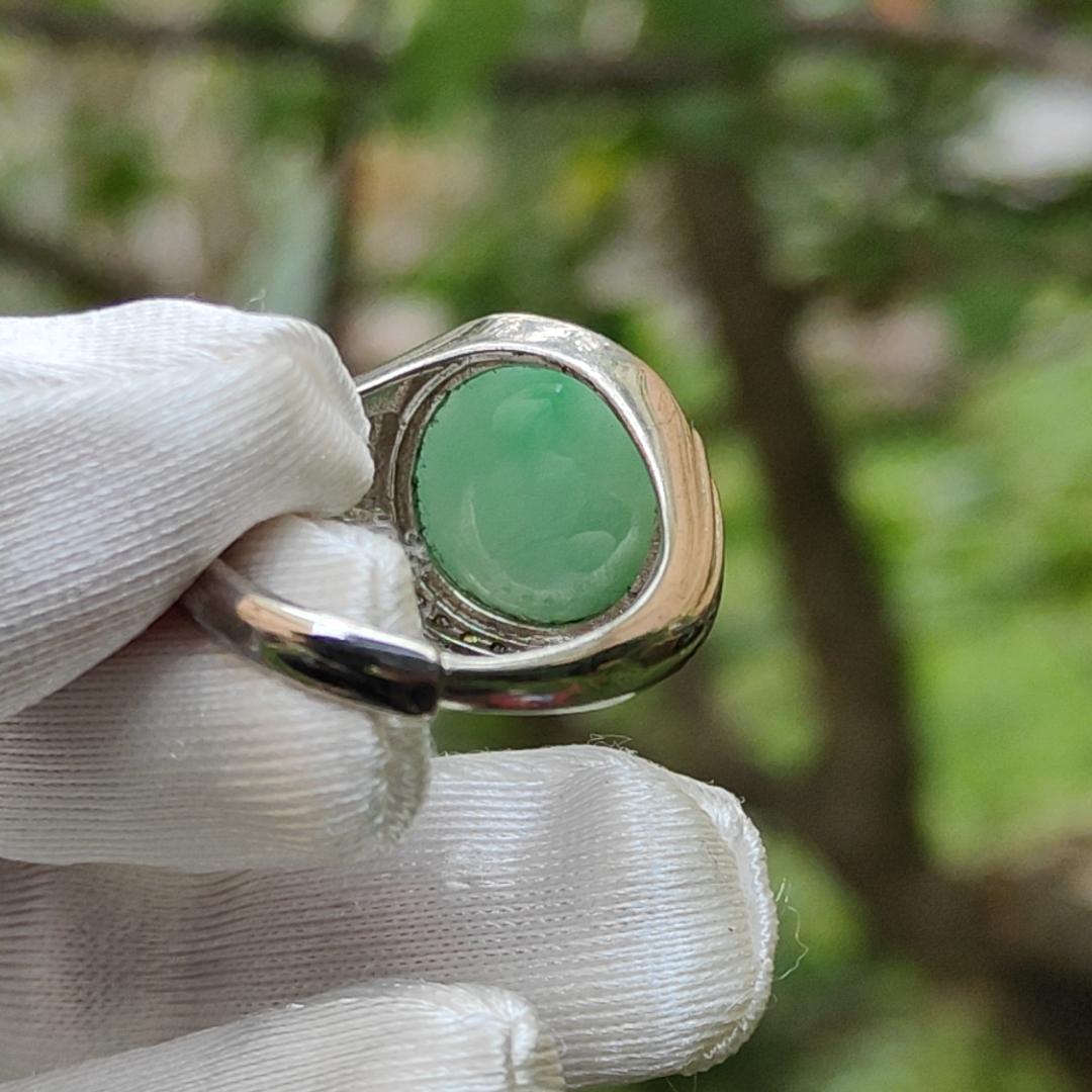 Apple Green Natural Jadeite Jade Cabochon 13.9 * 14.2 * 6.2 mm set on S925 as a Ring for Men with QIC labs approved certificate weigh 7.03 grams (s925ring5)