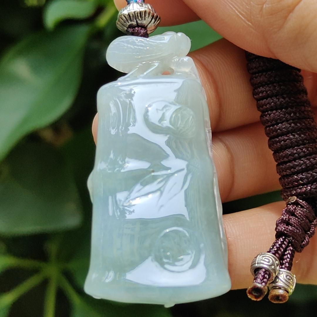 Good Quality Natural Type A Jadeite Jade crafted with shape of Lizard as Pendant, certificate weighs 15.23 grams, measurement 44.6 * 21.8 * 9.7 mm (pendant268)