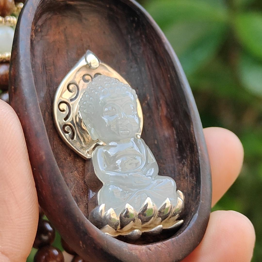 Semi Icy Good Translucent Natural Type A Jadeite Jade crafted as Buddha set on S925 and Sandalwood as Pendant, certificate weighs 31.79 grams, measurement 60.3 * 37.1 * 21.1 mm  (s925p2)