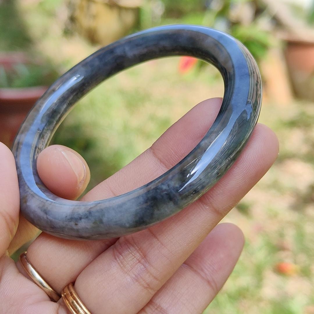 Quality Black wuji Natural Type A Jadeite Jade crafted with shape of Perfect Circle as Bangle Bracelet with certificate weigh 44.55 grams, measurement 9.1 * 9.2 mm, wrist size = 54mm (bangle3)