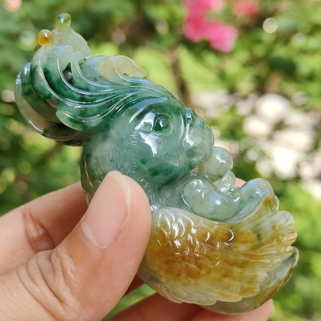 Super Rare Multi Tones Collectible Natural Type A Jadeite Jade crafted with Parrot for Handheld, certificate weighs 121.86 grams, measurement 76 * 42.5 * 34.3 mm (hand7)