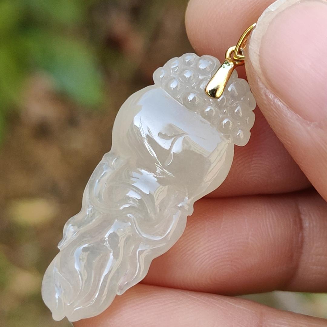 Yellow Icy Translucent Natural Type A Jadeite Jade crafted with shape of Ginseng as Pendant set with 18k gold clasp, certificate weighs 4.85 grams (18kp39)