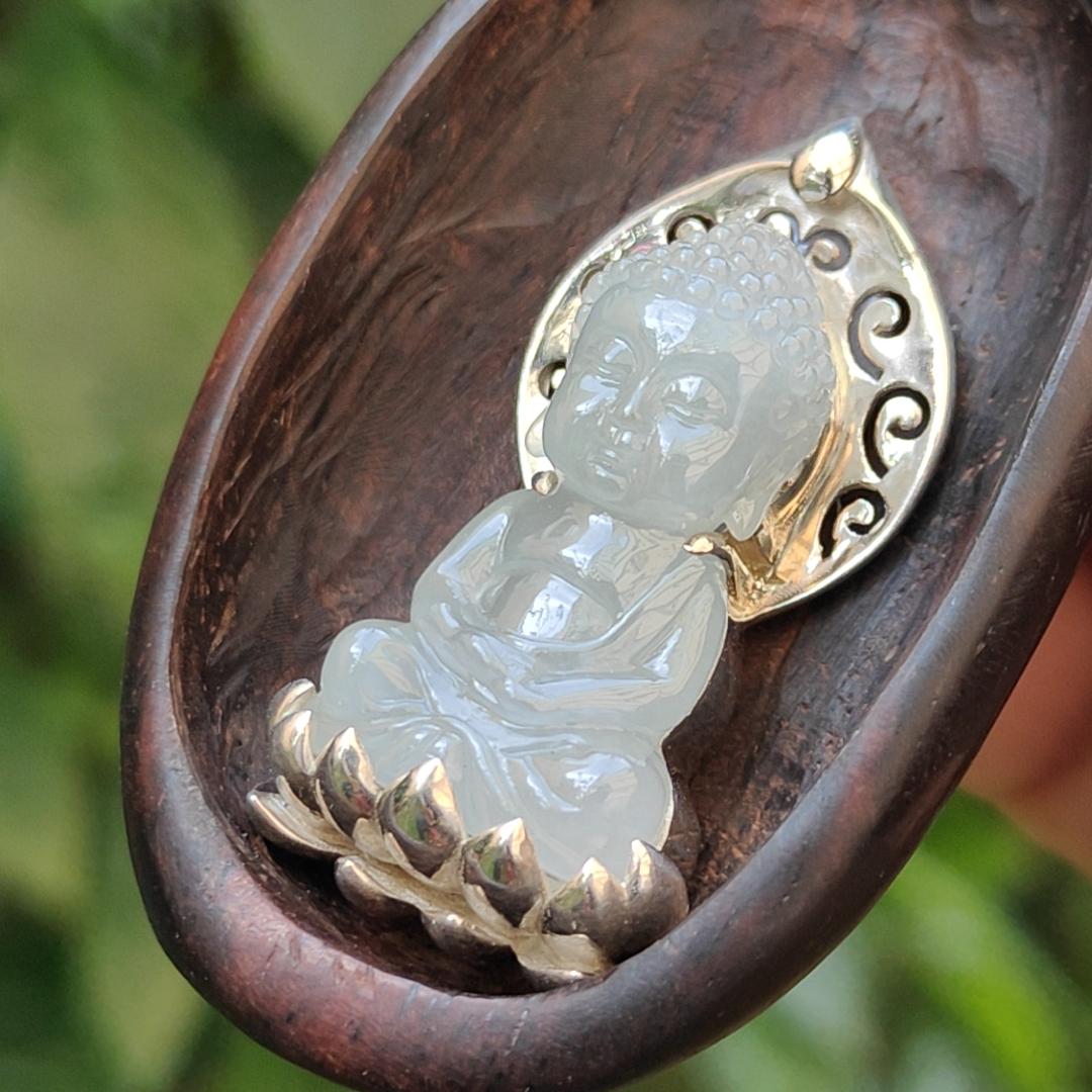 Semi Icy Good Translucent Natural Type A Jadeite Jade crafted as Buddha set on S925 and Sandalwood as Pendant, certificate weighs 31.79 grams, measurement 60.3 * 37.1 * 21.1 mm  (s925p2)