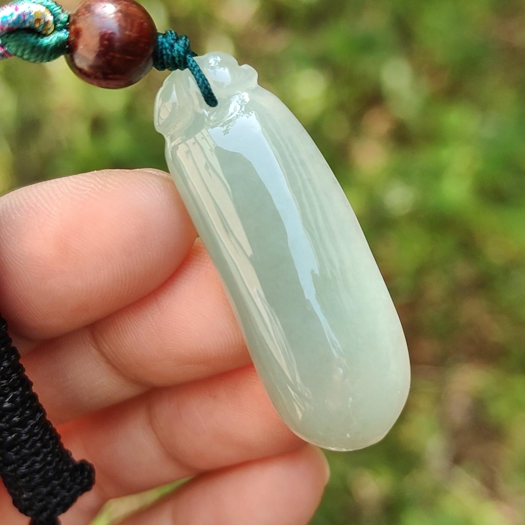 Light Green Natural Type A Jadeite Pendant Necklace crafted as Fuku Melon with certificate weigh 7.07 grams, 40.3 * 14.5 * 6.9 mm (pendant135)