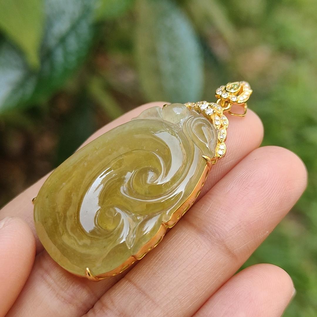 Premium quality Yellow Natural Type A Jadeite Jade set on 18k Gold with diamonds as a pendant necklace with certificate weigh 8.58 grams, measurement 47.6 * 25.5 * 7mm (18kp11)