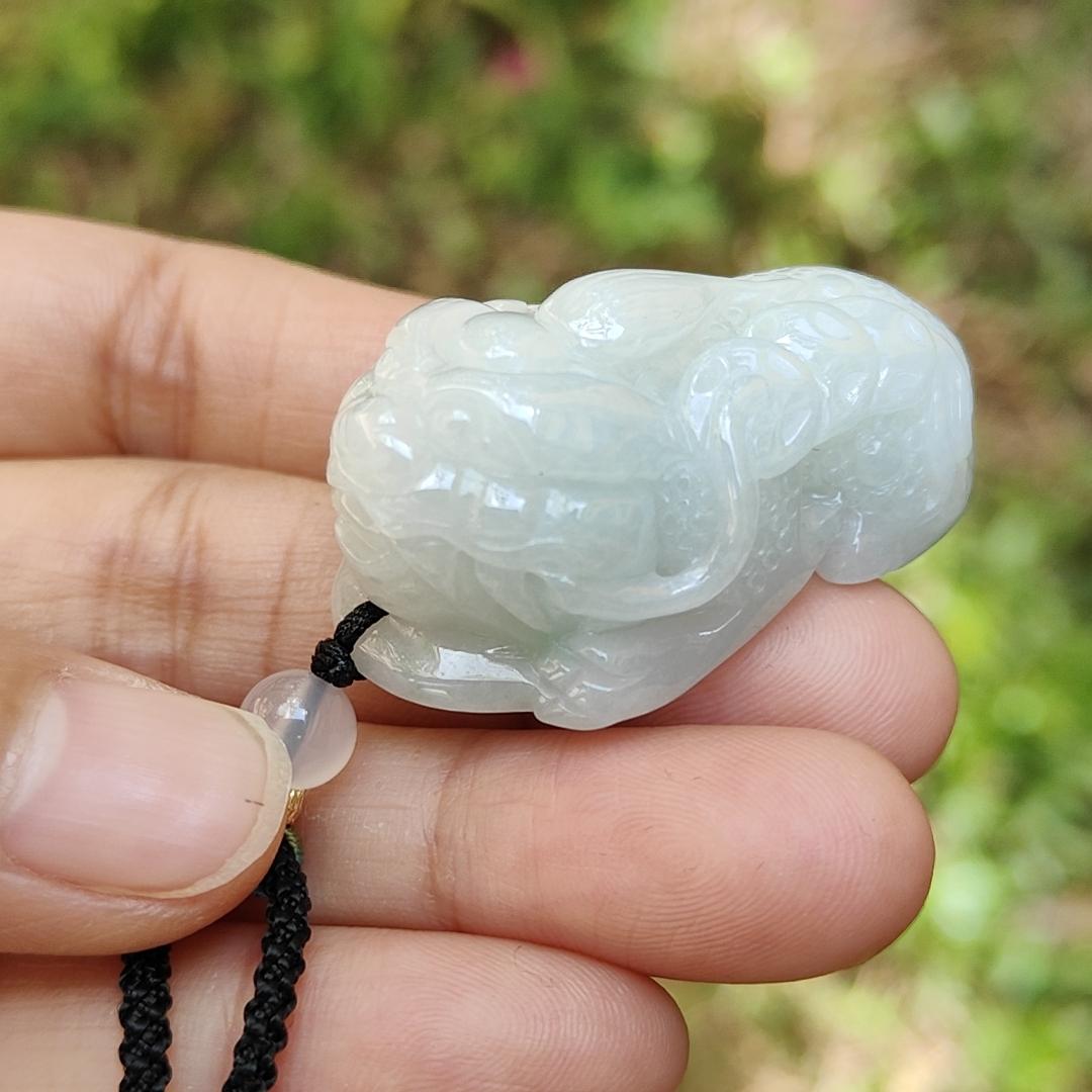 Three legs Toad Natural Type A Jadeite Pendant Necklace come with certificate weighs 31.86 grams, 40.8 * 25.5 * 18.2 mm, symbols of good fortune with money, very suitable for daily wear (pendant57)