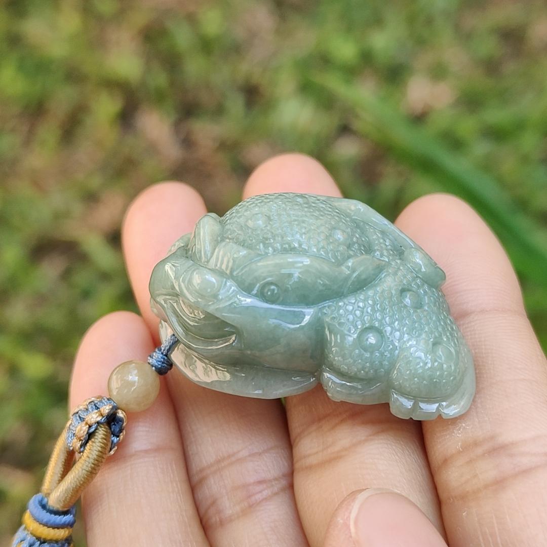 This cute Oily Green Three Legs Toad Natural Type A Jadeite Necklace Pendant with QIC Labs approved certificate included weighs 30.60 grams, 42.7 * 27.6 * 16.9 mm, symbols of good fortunes and money is very suitable for your daily wear (pendant126)