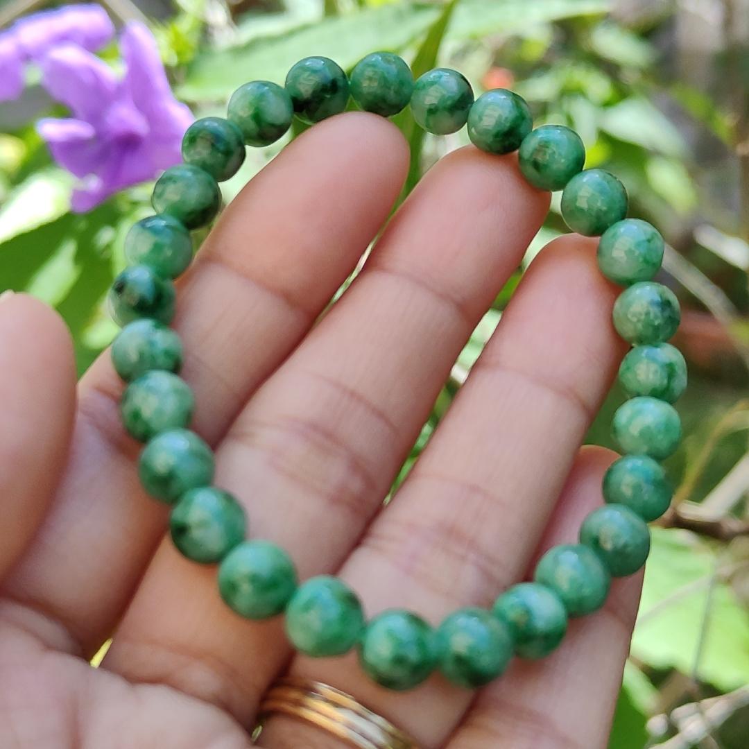 A Stunning daily wear, now with mid year offer,  27 Spicy-Green Beads measurement at 6.7 mm Natural Type A Jadeite Bracelet come with GIC approved labs certificate weigh 13.75 grams, suitable for your daily wear or collections (bracelet2)