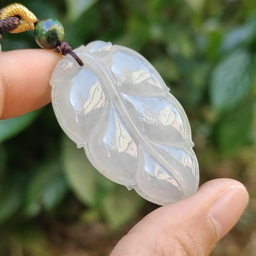 An Old Collection Not To be Missed! Semi Icy Natural Type A Jadeite Jade Pendant Necklace crafted as Leaf with certificate included weigh 10.85 grams, 43.3 * 26.1 * 5.9 mm (pendant172)