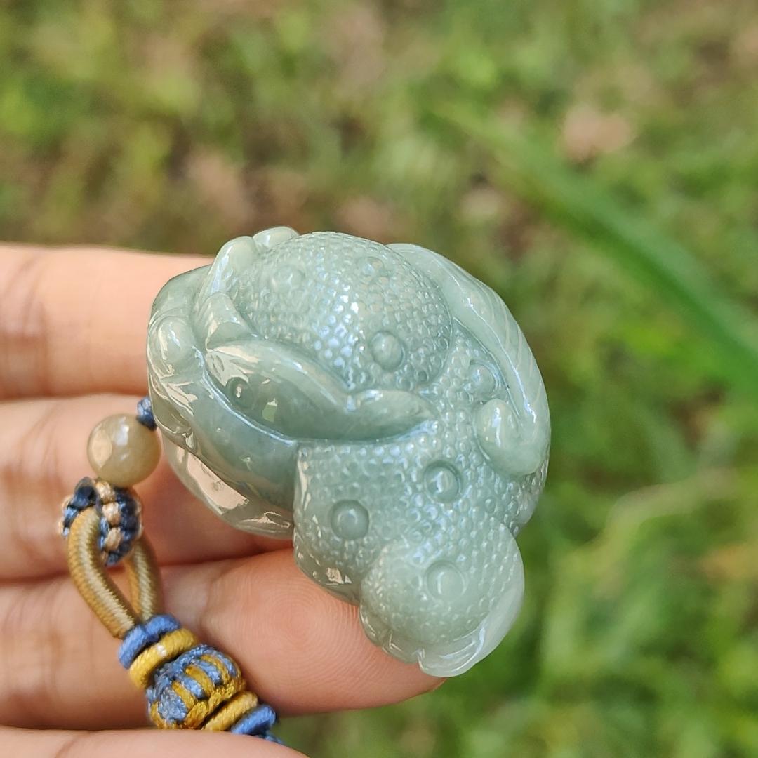 This cute Oily Green Three Legs Toad Natural Type A Jadeite Necklace Pendant with QIC Labs approved certificate included weighs 30.60 grams, 42.7 * 27.6 * 16.9 mm, symbols of good fortunes and money is very suitable for your daily wear (pendant126)