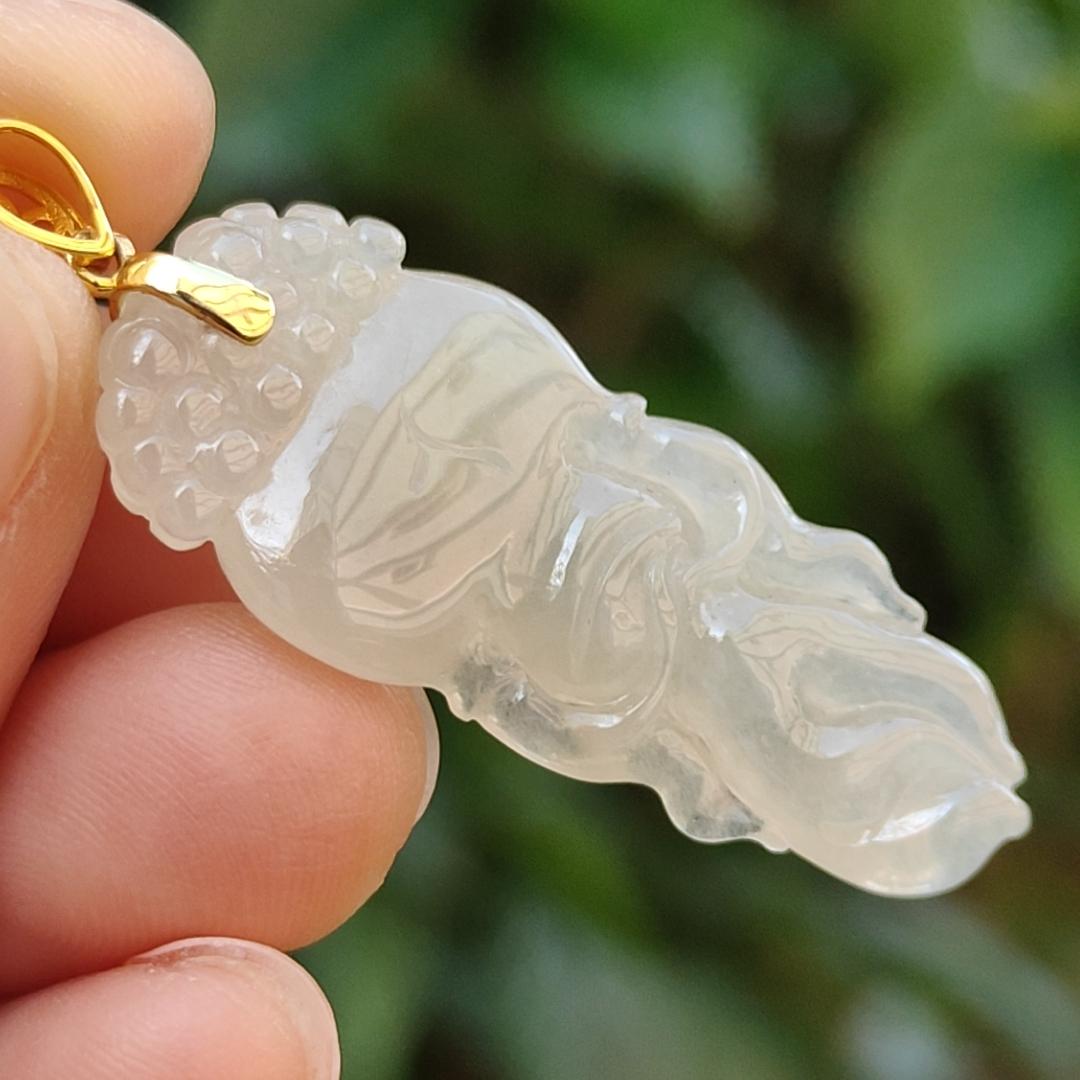 Yellow Icy Translucent Natural Type A Jadeite Jade crafted with shape of Ginseng as Pendant set with 18k gold clasp, certificate weighs 4.85 grams (18kp39)