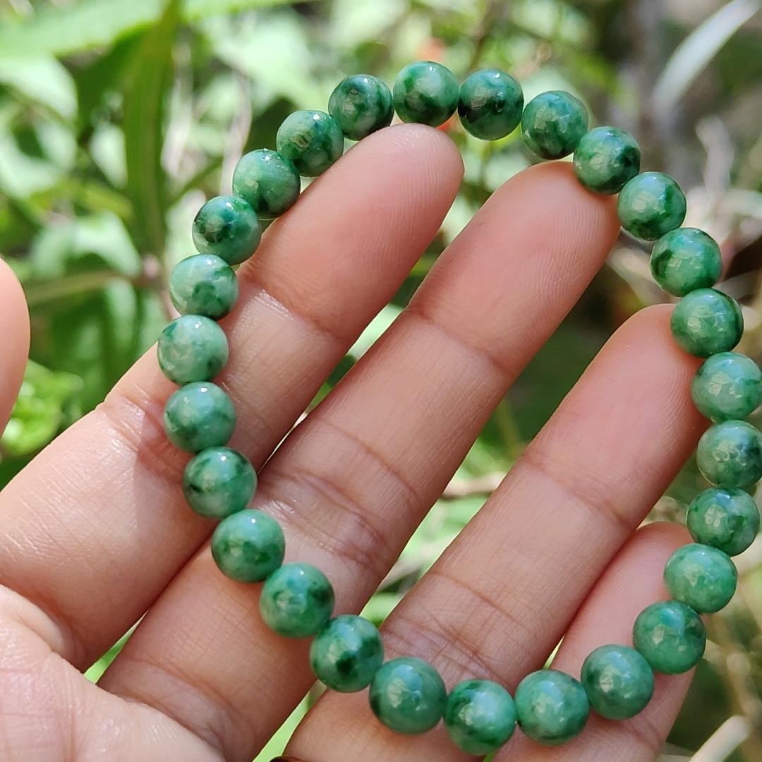 A Stunning daily wear, now with mid year offer,  27 Spicy-Green Beads measurement at 6.7 mm Natural Type A Jadeite Bracelet come with GIC approved labs certificate weigh 13.75 grams, suitable for your daily wear or collections (bracelet2)