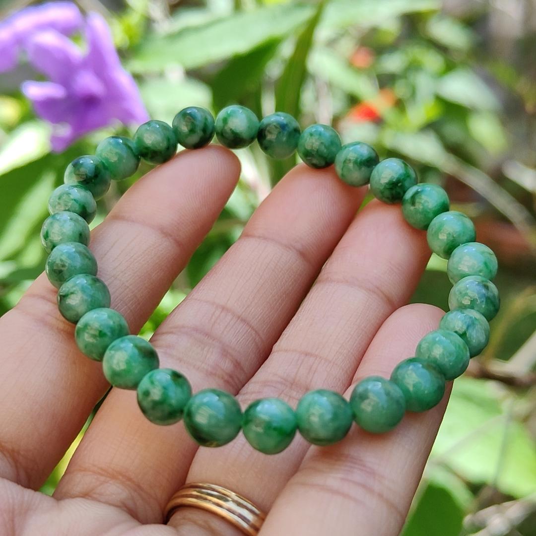 A Stunning daily wear, now with mid year offer,  27 Spicy-Green Beads measurement at 6.7 mm Natural Type A Jadeite Bracelet come with GIC approved labs certificate weigh 13.75 grams, suitable for your daily wear or collections (bracelet2)