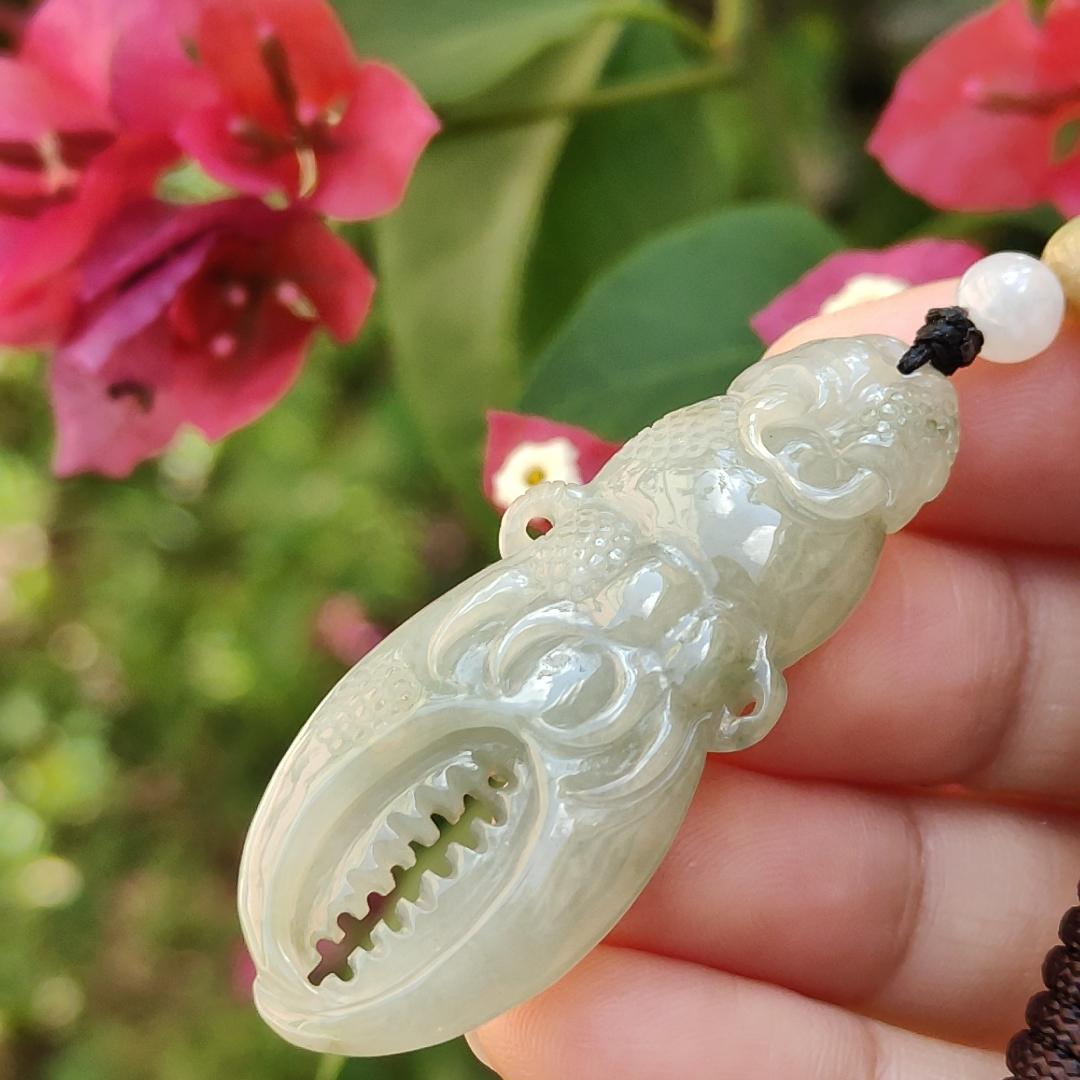 Light Green Hue Natural Type A Jadeite Pendant Necklace crafted as crab claws, symbols of everything is stable, money comes from all directions, and a title on the gold list, with GIC approved certificate weigh 15.95 grams, 49.5 * 19 * 9.1 mm (pendant42)