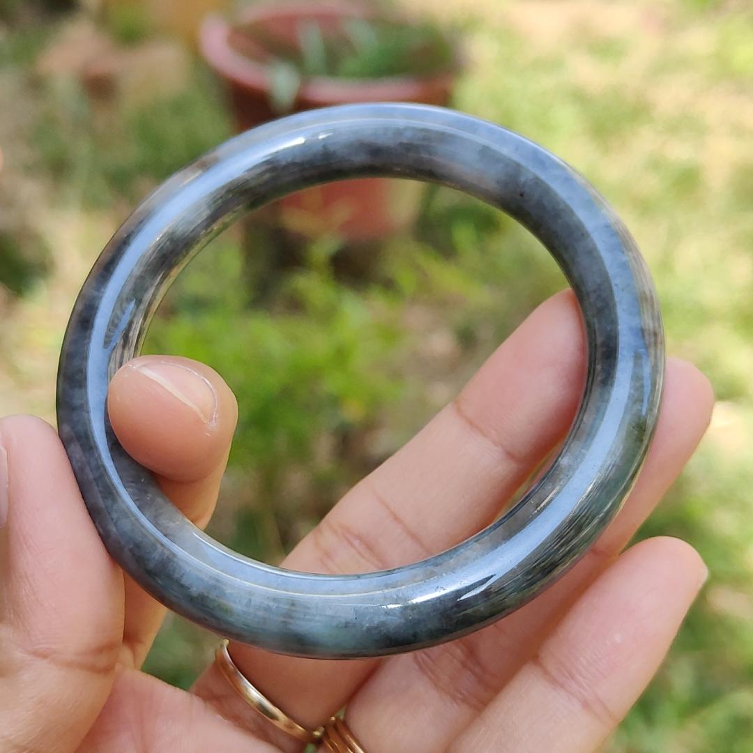 Quality Black wuji Natural Type A Jadeite Jade crafted with shape of Perfect Circle as Bangle Bracelet with certificate weigh 44.55 grams, measurement 9.1 * 9.2 mm, wrist size = 54mm (bangle3)