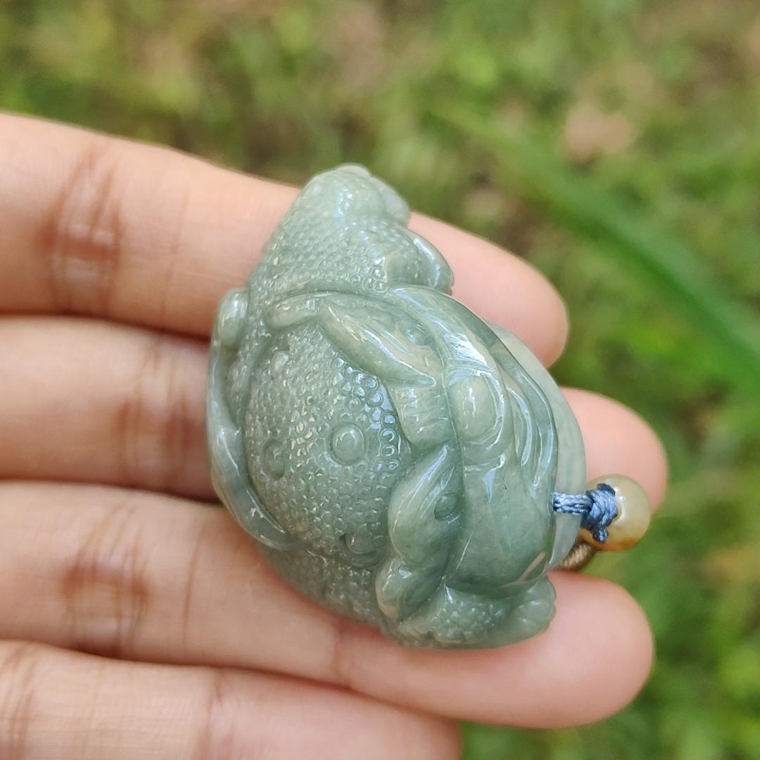 This cute Oily Green Three Legs Toad Natural Type A Jadeite Necklace Pendant with QIC Labs approved certificate included weighs 30.60 grams, 42.7 * 27.6 * 16.9 mm, symbols of good fortunes and money is very suitable for your daily wear (pendant126)