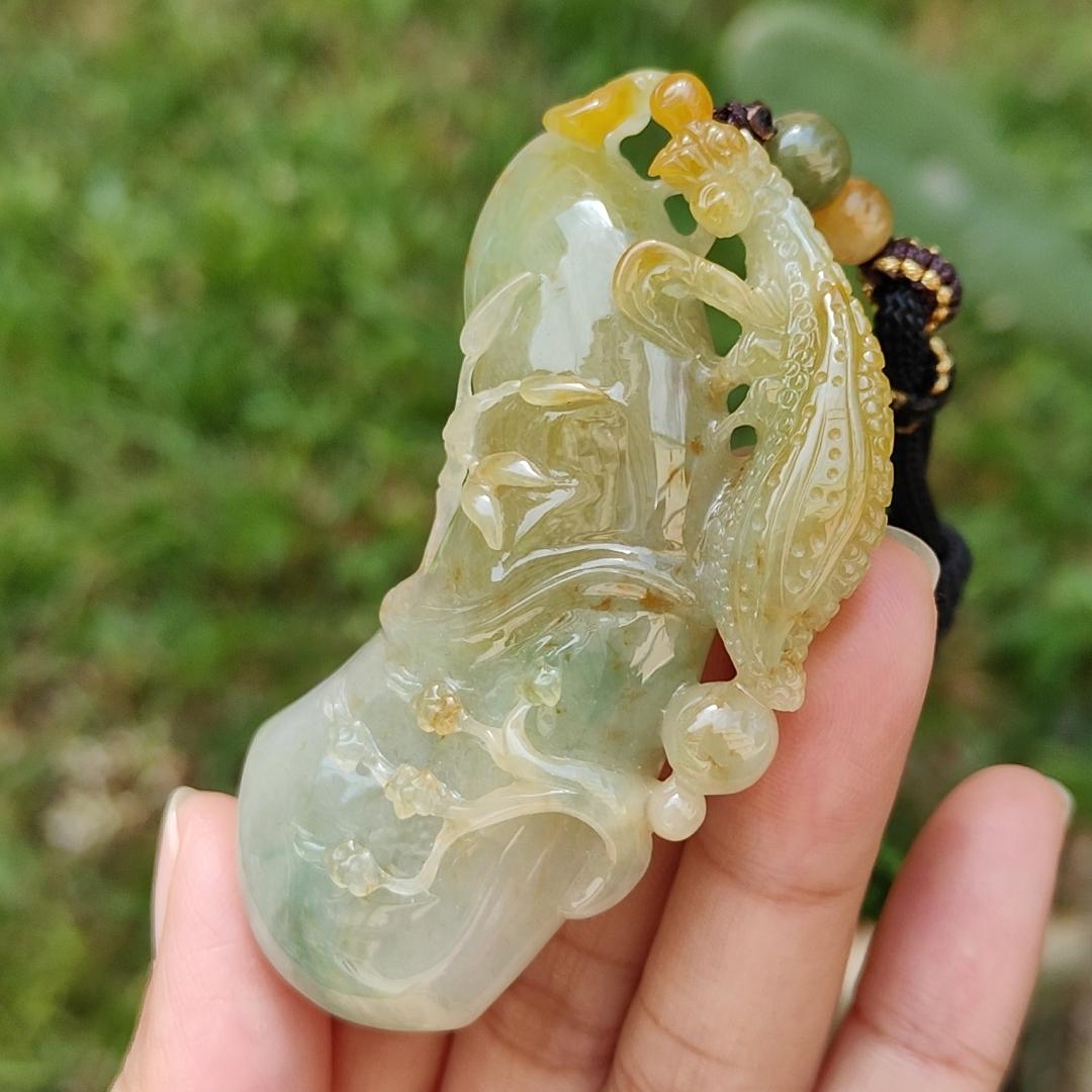 Very Rare Green and Yellow with Red patches Praying Mantis Pendant Necklace Natural Type A Jadeite with certificate included weigh 53.96 grams, 72.5 * 35.5 * 12.8 mm, collectible item