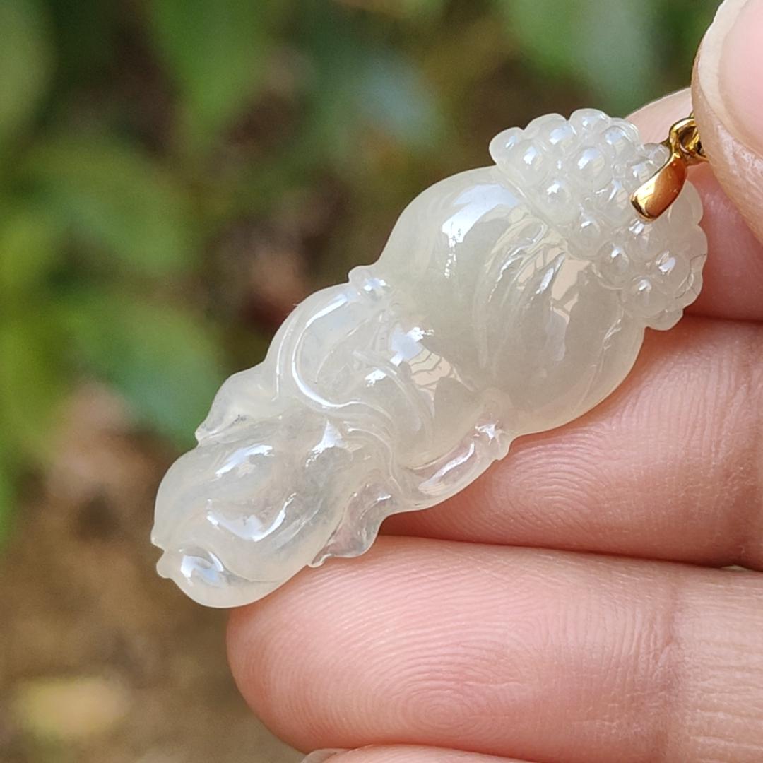 Yellow Icy Translucent Natural Type A Jadeite Jade crafted with shape of Ginseng as Pendant set with 18k gold clasp, certificate weighs 4.85 grams (18kp39)