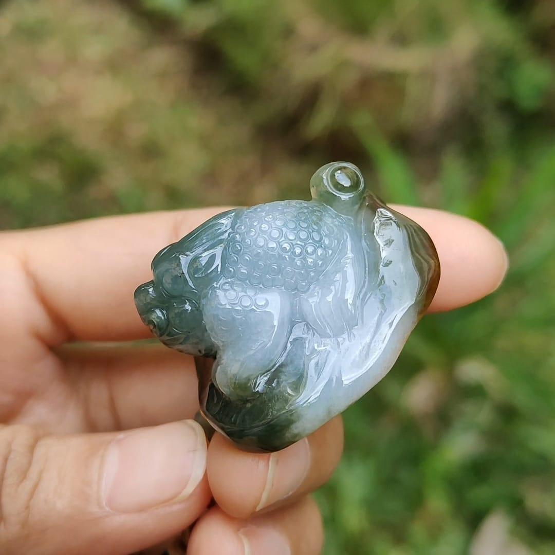 Brown Skin and Green Natural Type A Jadeite Pendant crafted with three leg toad and Chinese ingot, symbols of Fortune and good fortune, Auspicious and wealthy means to urge wealth, with ceritificate weigh 30.06 grams, 32.8 * 32 * 22.2 mm (pendant69)