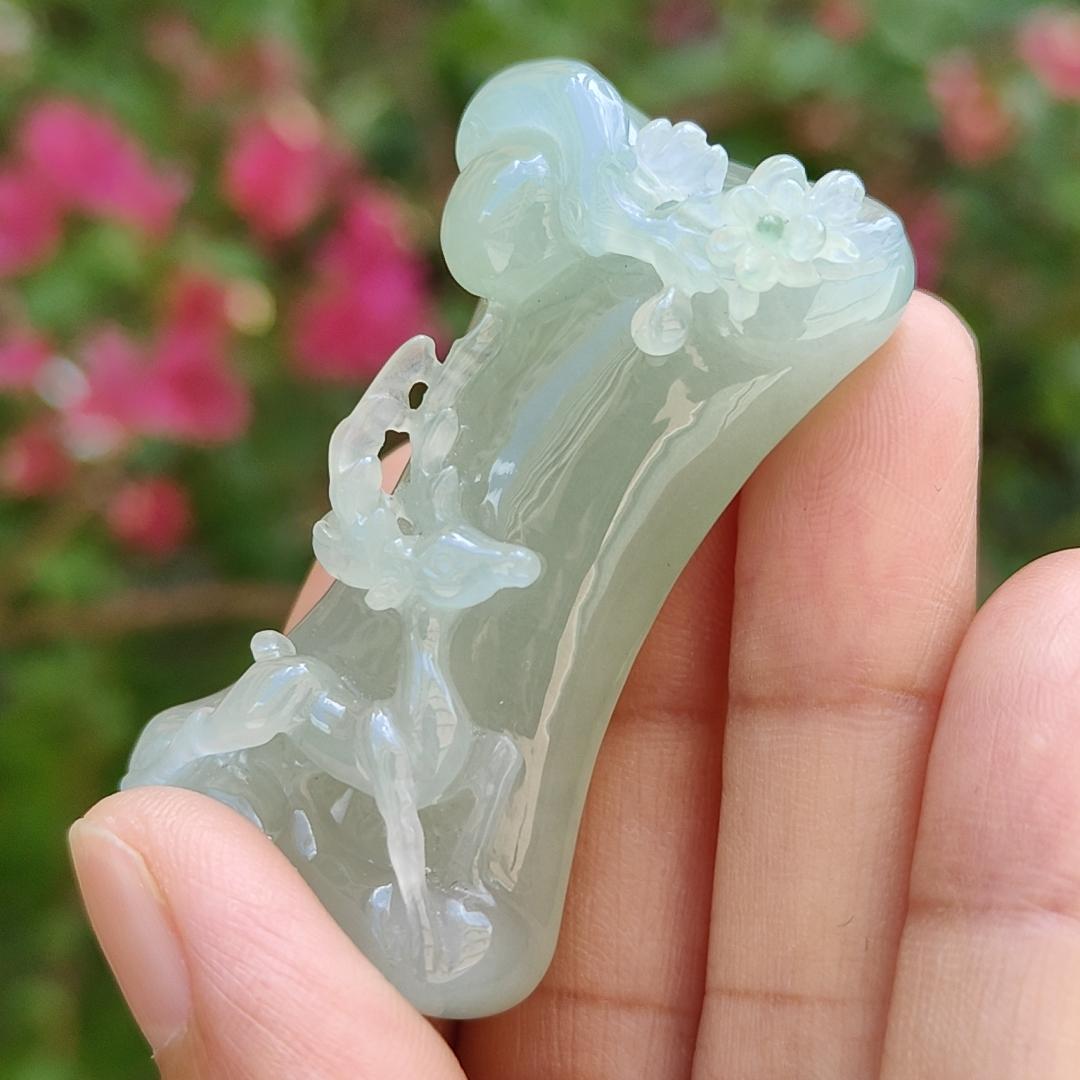 Highly Translucent faint green Old Mine with Specific Gravity 3.34, Carved as deer with very fine grain and good translucency Natural Type A Jadeite Pendant / Collection with NGI Gemstone report weight 140.16 grams, 47.50 * 26.75 * 13.29 mm (pendant131)