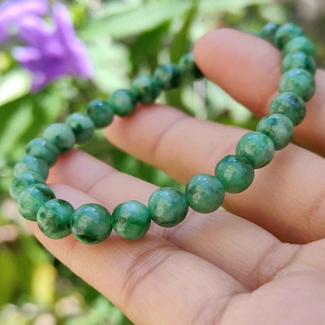 A Stunning daily wear, now with mid year offer,  27 Spicy-Green Beads measurement at 6.7 mm Natural Type A Jadeite Bracelet come with GIC approved labs certificate weigh 13.75 grams, suitable for your daily wear or collections (bracelet2)