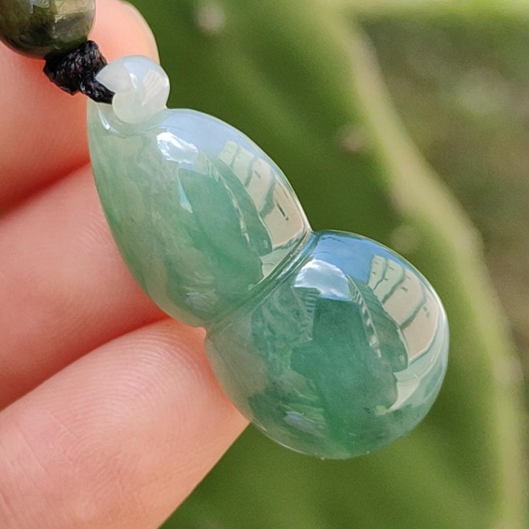 Green Natural Type A Jadeite Jade Pendant Necklace crafted as Gourd with certificate weigh 4.75 grams, measurement 29.3 * 14.3 * 6.3 mm (pendant179)