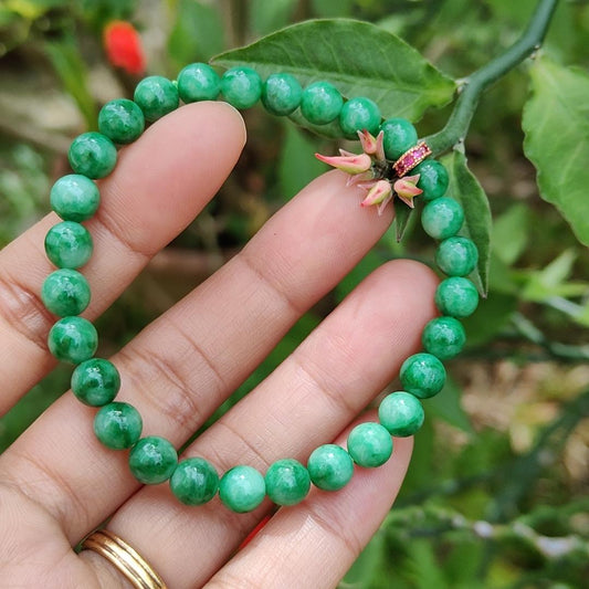 Premium Quality Spicy-Green Bracelet Natural Type A Jadeite 28 Green Beads Bracelet measurement size 6.5mm with GIC labs approved certificate included weigh 12.75 grams, a stunning bracelet for your daily wear for work or gathering (bracelet5)