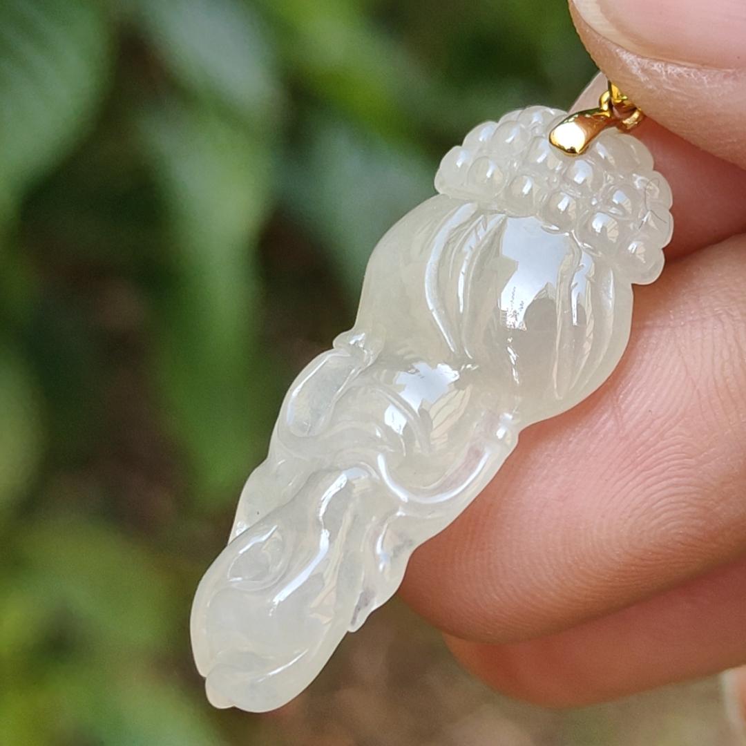 Yellow Icy Translucent Natural Type A Jadeite Jade crafted with shape of Ginseng as Pendant set with 18k gold clasp, certificate weighs 4.85 grams (18kp39)