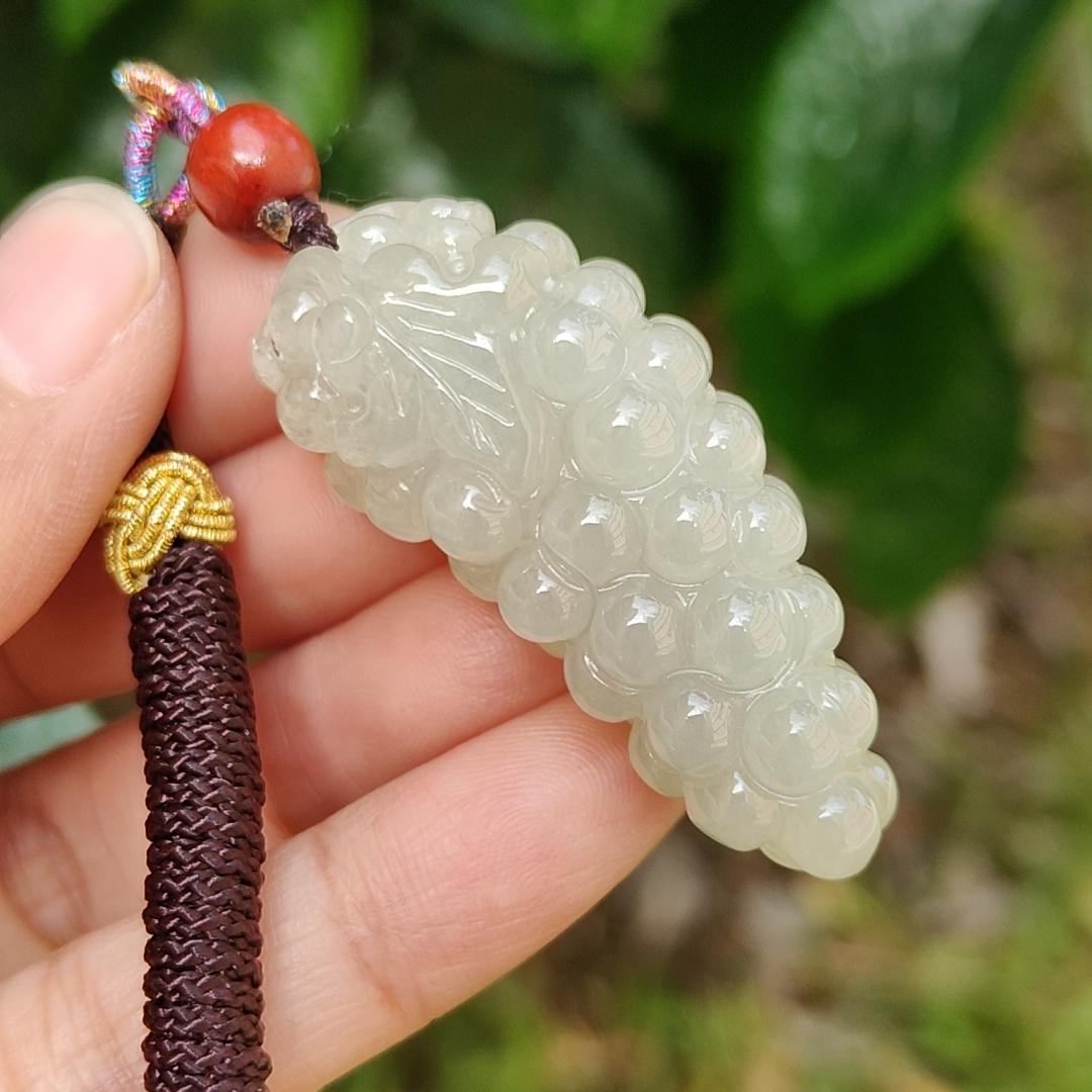 Semi Icy Natural Type A Jadeite Pendant Necklace crafted with Grapes symbols of A huge profit, suitable for businessmen, certificate weigh 19.72 grams, 44.8 * 19 * 13.3 mm (pendant161)