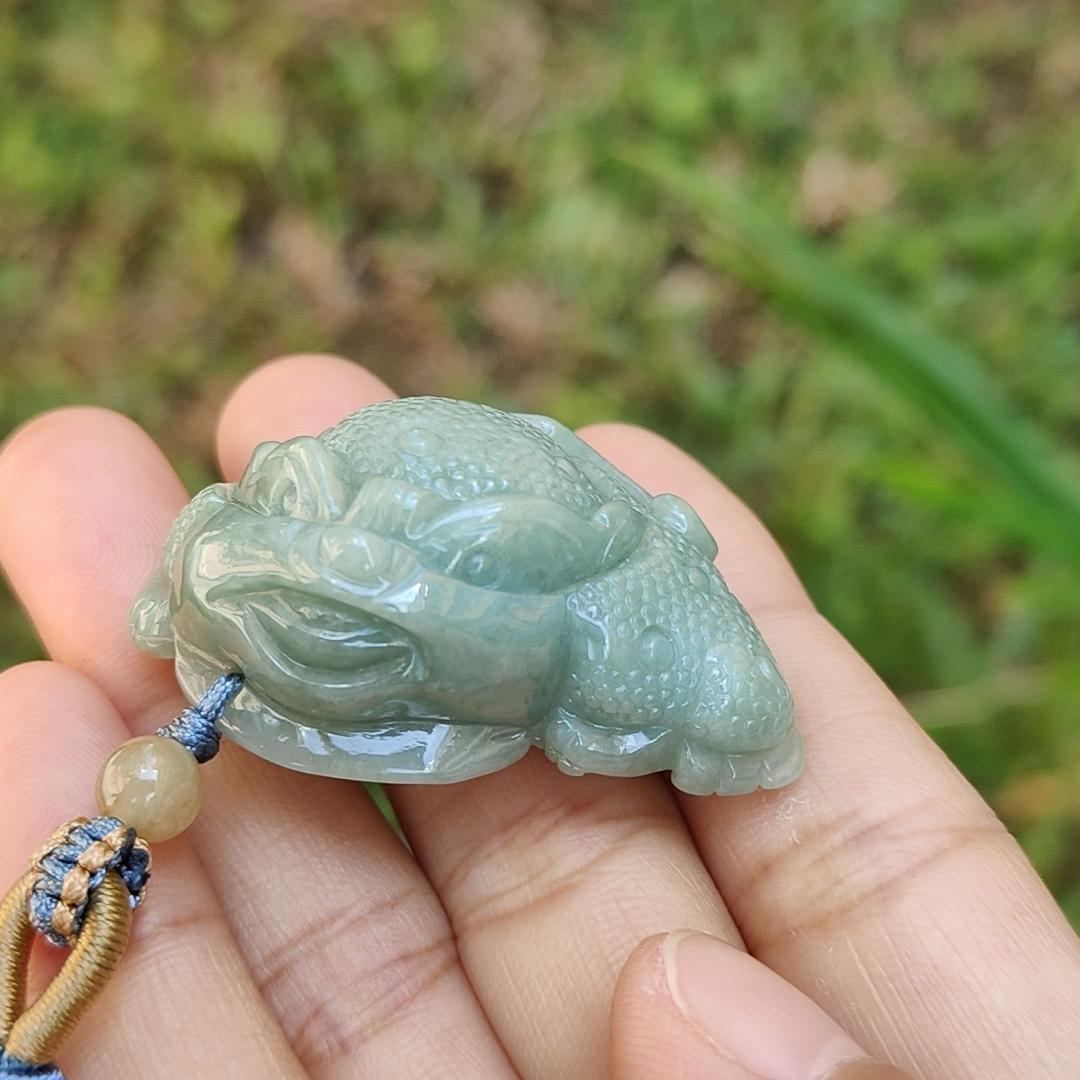 This cute Oily Green Three Legs Toad Natural Type A Jadeite Necklace Pendant with QIC Labs approved certificate included weighs 30.60 grams, 42.7 * 27.6 * 16.9 mm, symbols of good fortunes and money is very suitable for your daily wear (pendant126)