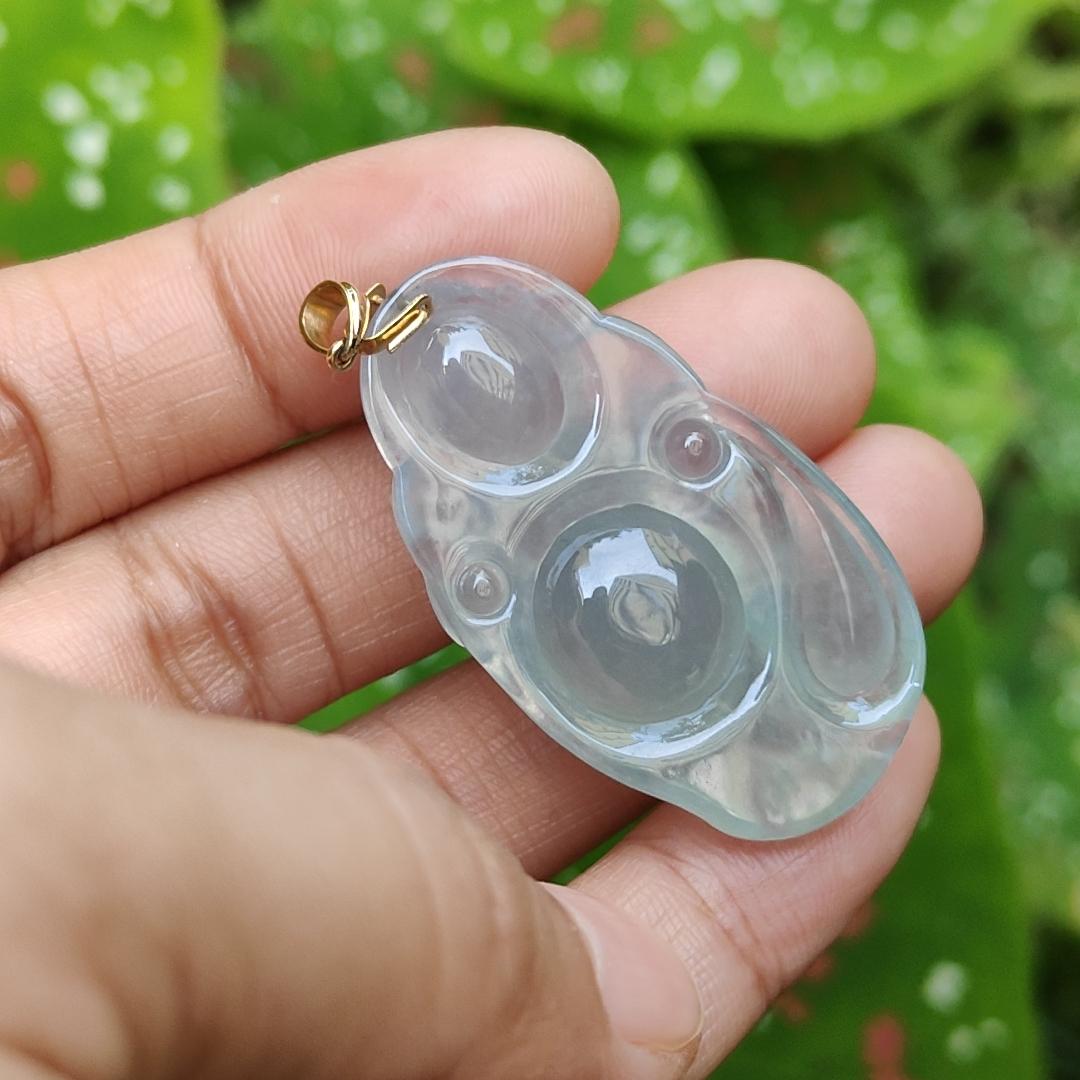 Old Mine Natural Type A Jadeite with NGI Gemstone report - A Highly Translucent Icy Variety Pendant weight 9.99 grams, 38.8 * 21.72 * 8.16 mm , plus 18k gold clasp, Very fine grain crystal aggregate and very good translucency Myanmar Jadeite (18kp5)