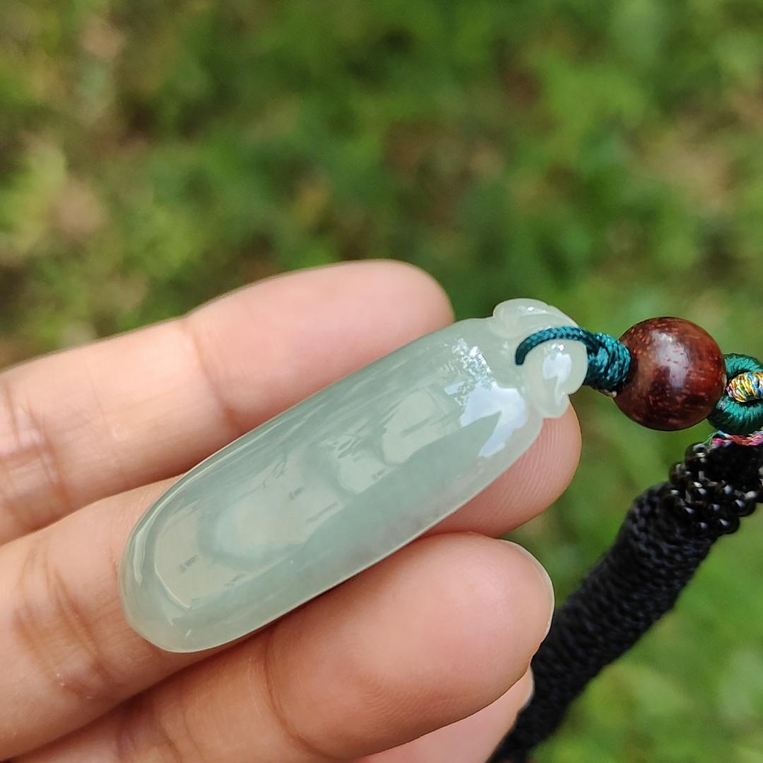 Light Green Natural Type A Jadeite Pendant Necklace crafted as Fuku Melon with certificate weigh 7.07 grams, 40.3 * 14.5 * 6.9 mm (pendant135)