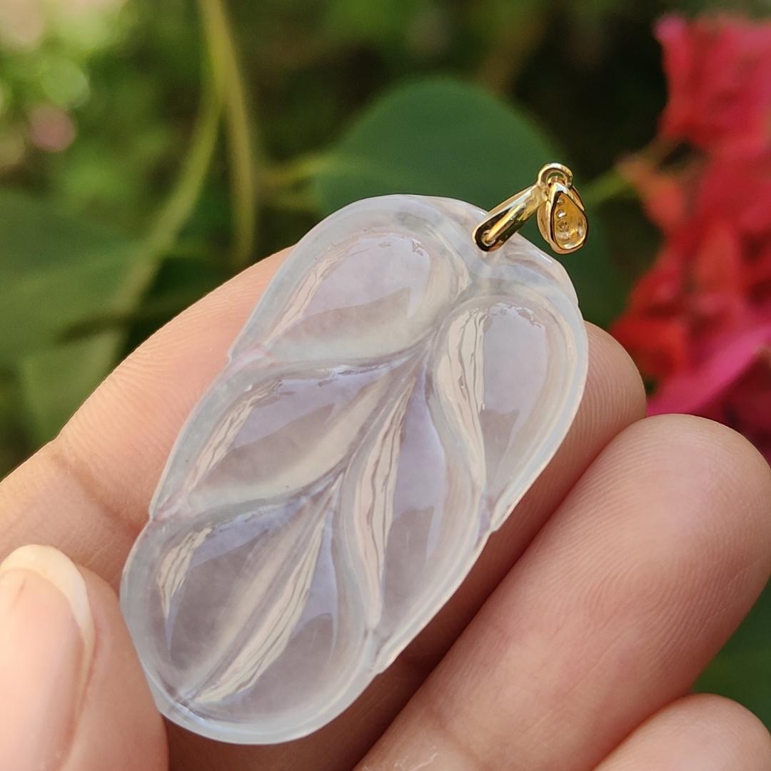 18k Gold Clasp added to this Icy Translucent Natural Type A Jadeite Pendant leaf symbols of Health, longevity and prosperity, with certificate included for this jadeite weigh 5.22 grams, 34.8 * 19.7 * 4.3 mm, suitable for daily wear (18kp2)