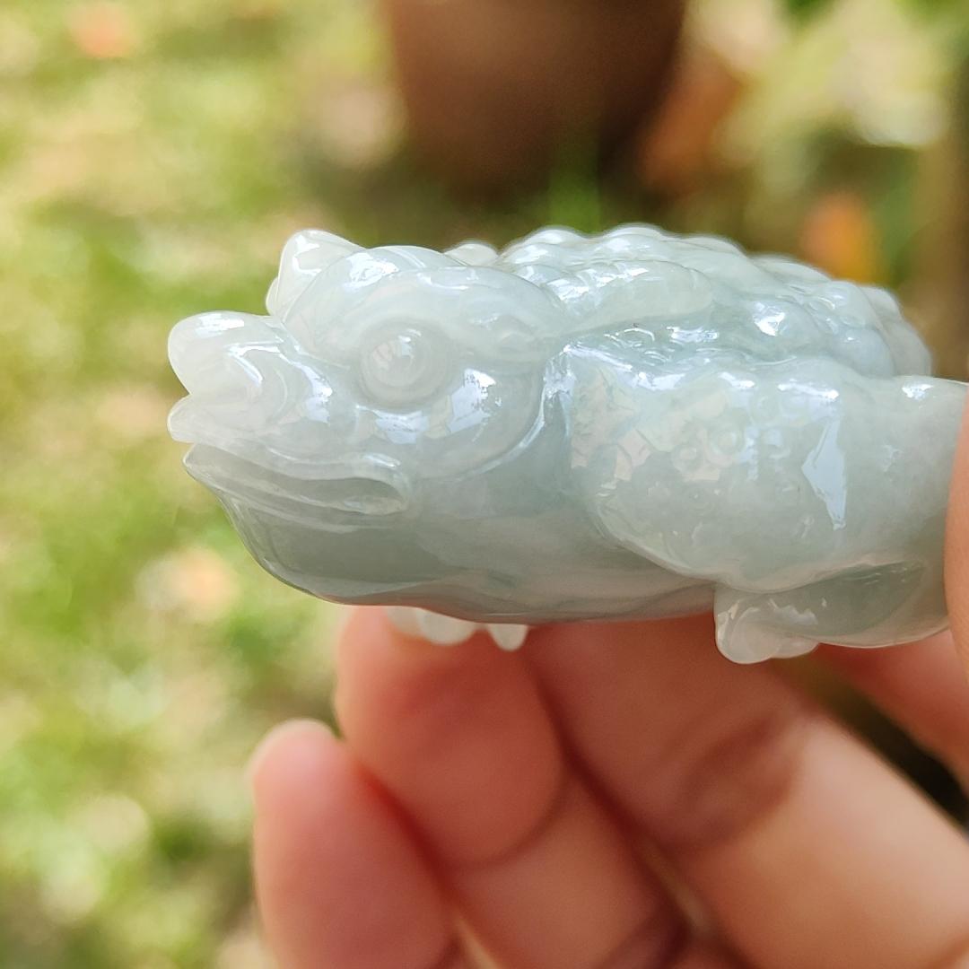 Sales - Quality Natural Type A Jadeite Jade crafted as Three Legs Toad for display or hand-held piece with certificate weigh 84.27 grams, measurement 61.6 * 48.3 * 26 mm (hand4)