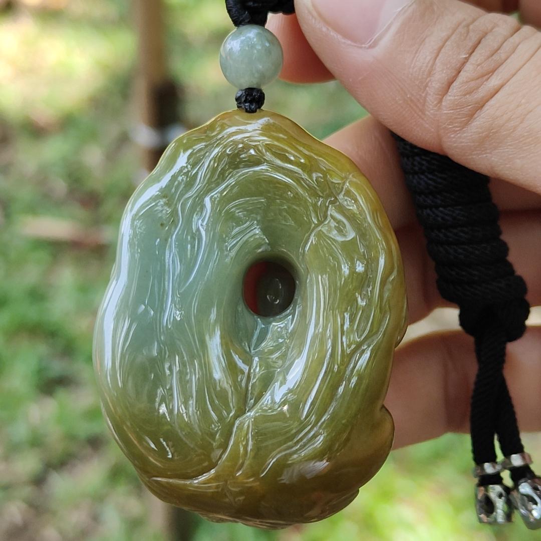 Good Quality Yellow and Green Natural Type A Jadeite Jade crafted with Ruyi and Faceless Buddha as Pendant, QIC approved labs certificate weigh 45.18 grams, measurement 53.1 * 38.3 * 14.8 mm (pendant273)