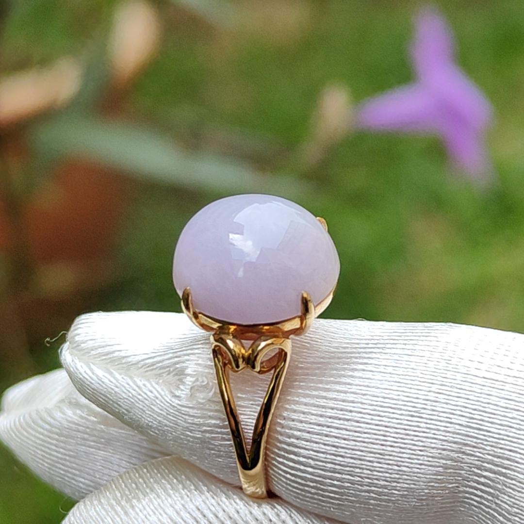 Luxury Fine Lavender Natural Type A Jadeite Jade Cabochon 11.6 * 10 * 5.8 mm, Set on 18k Gold as Ring with certificate weigh 3.24 grams, finger size 16.8 mm, A Lavender that withstand any lights (18kring14)