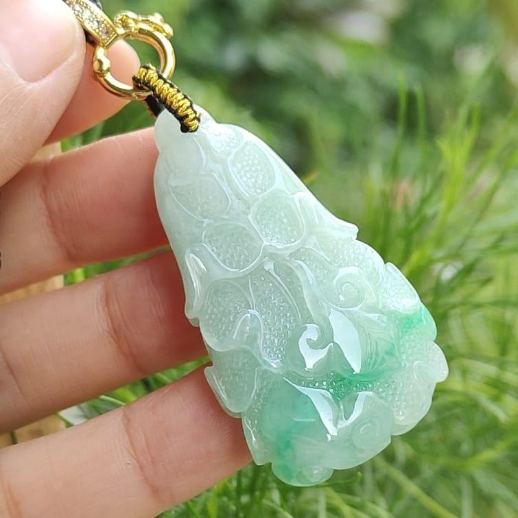 Premium quality White with green patches Ruyi Cabbage Natural Type A Jadeite Pendant with NGI Gemstone report weight 124.96 grams, 49.88 * 27.31 * 15.96 mm , Translucent fine grain crystal aggregate (pendant134)