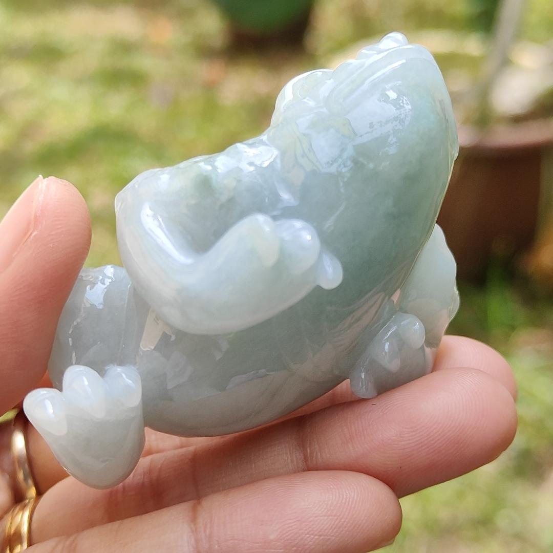 Sales - Quality Natural Type A Jadeite Jade crafted as Three Legs Toad for display or hand-held piece with certificate weigh 84.27 grams, measurement 61.6 * 48.3 * 26 mm (hand4)