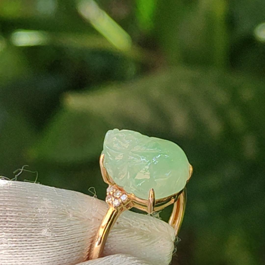 Good Quality Natural Type A Jadeite Jade crafted with light green pixiu set on 18k gold as Ring with certificate weighs 2.58 grams, measurement 12.1 * 9.6 * 5.3 mm (18kring24)