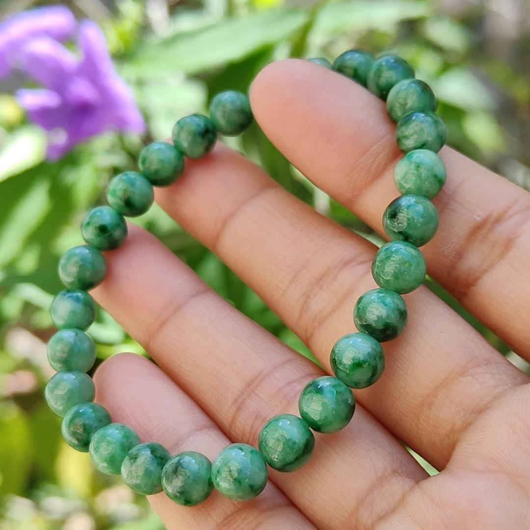 A Stunning daily wear, now with mid year offer,  27 Spicy-Green Beads measurement at 6.7 mm Natural Type A Jadeite Bracelet come with GIC approved labs certificate weigh 13.75 grams, suitable for your daily wear or collections (bracelet2)