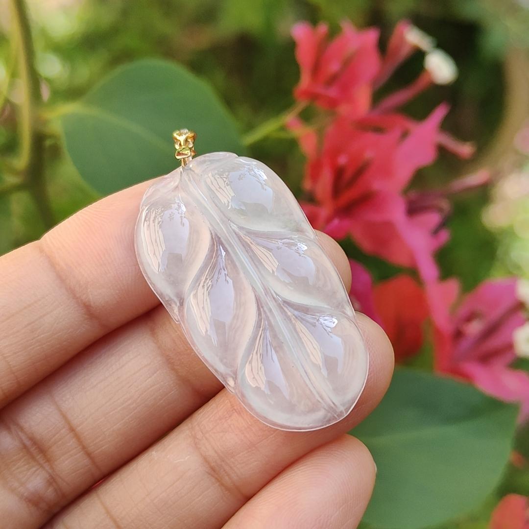 18k Gold Clasp added to this Icy Translucent Natural Type A Jadeite Pendant leaf symbols of Health, longevity and prosperity, with certificate included for this jadeite weigh 5.22 grams, 34.8 * 19.7 * 4.3 mm, suitable for daily wear (18kp2)