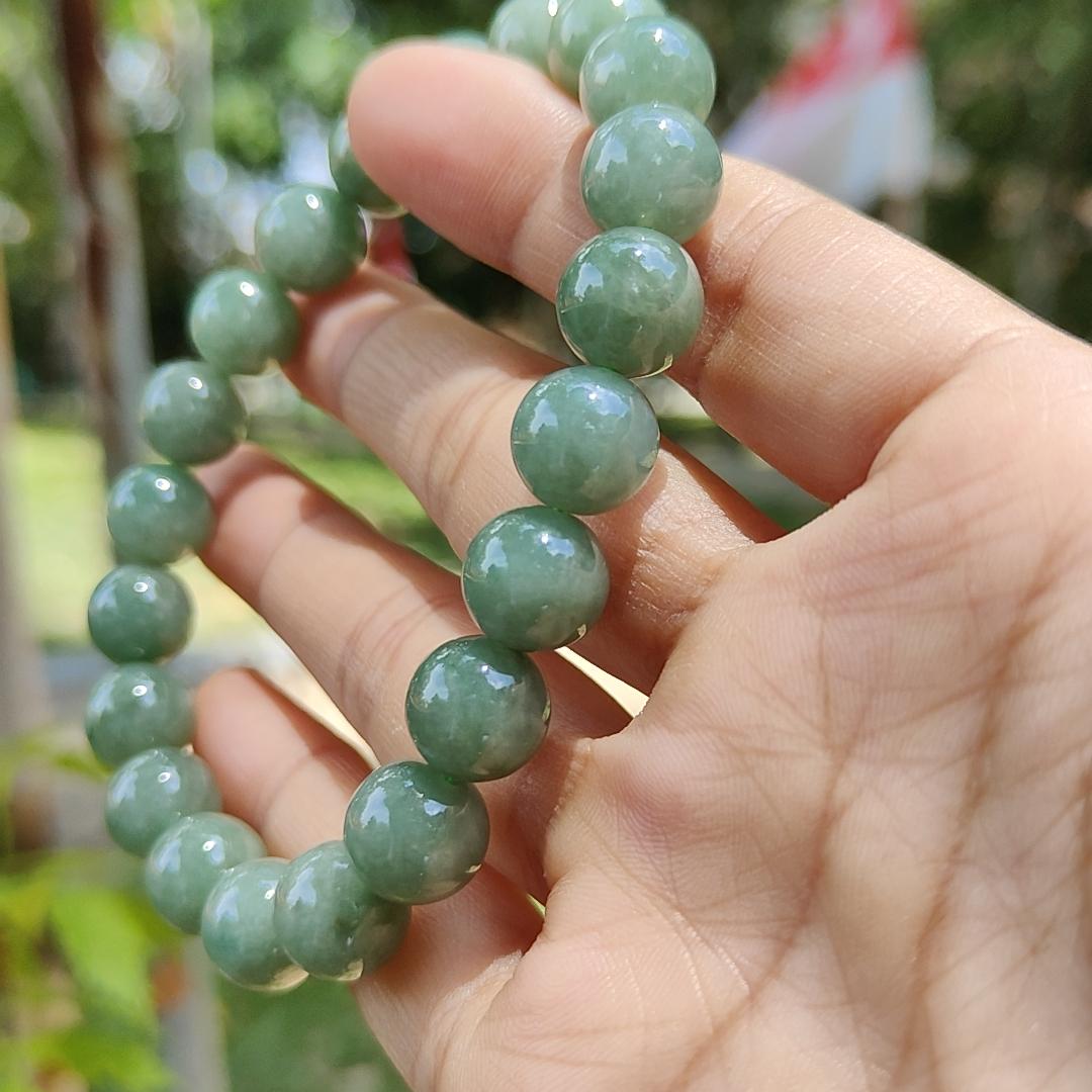 Green 21 Beads measurement 10mm Natural Type A Jadeite Jade Bracelet with QIC approved labs certificate weighs 38.45 grams (bracelet27)