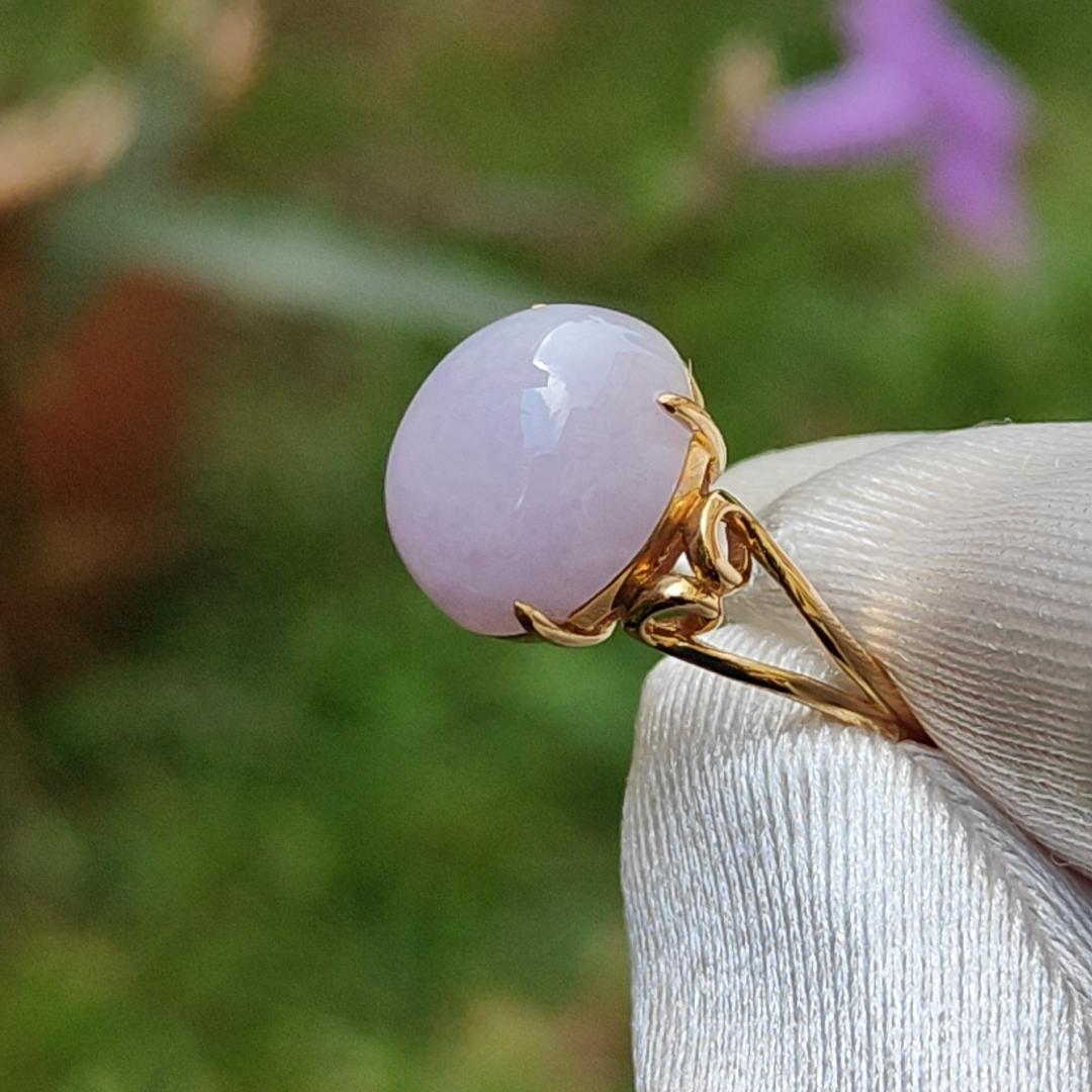 Luxury Fine Lavender Natural Type A Jadeite Jade Cabochon 11.6 * 10 * 5.8 mm, Set on 18k Gold as Ring with certificate weigh 3.24 grams, finger size 16.8 mm, A Lavender that withstand any lights (18kring14)