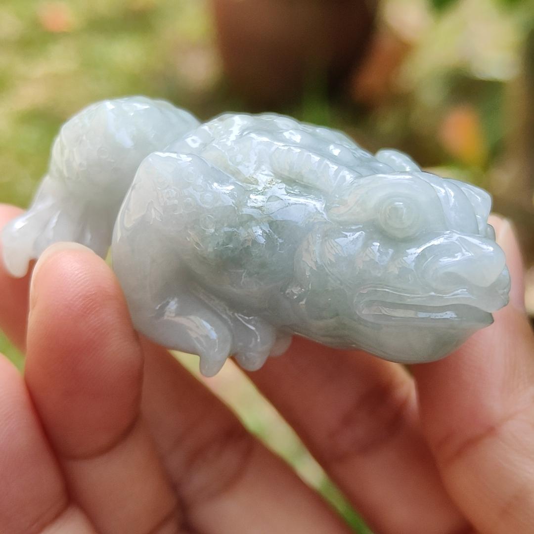 Sales - Quality Natural Type A Jadeite Jade crafted as Three Legs Toad for display or hand-held piece with certificate weigh 84.27 grams, measurement 61.6 * 48.3 * 26 mm (hand4)