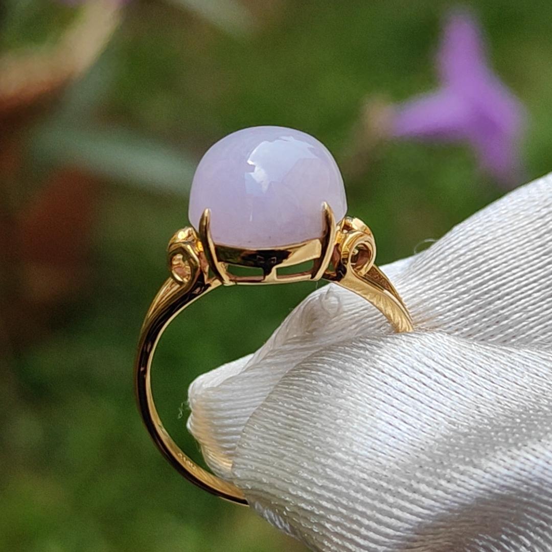 Luxury Fine Lavender Natural Type A Jadeite Jade Cabochon 11.6 * 10 * 5.8 mm, Set on 18k Gold as Ring with certificate weigh 3.24 grams, finger size 16.8 mm, A Lavender that withstand any lights (18kring14)