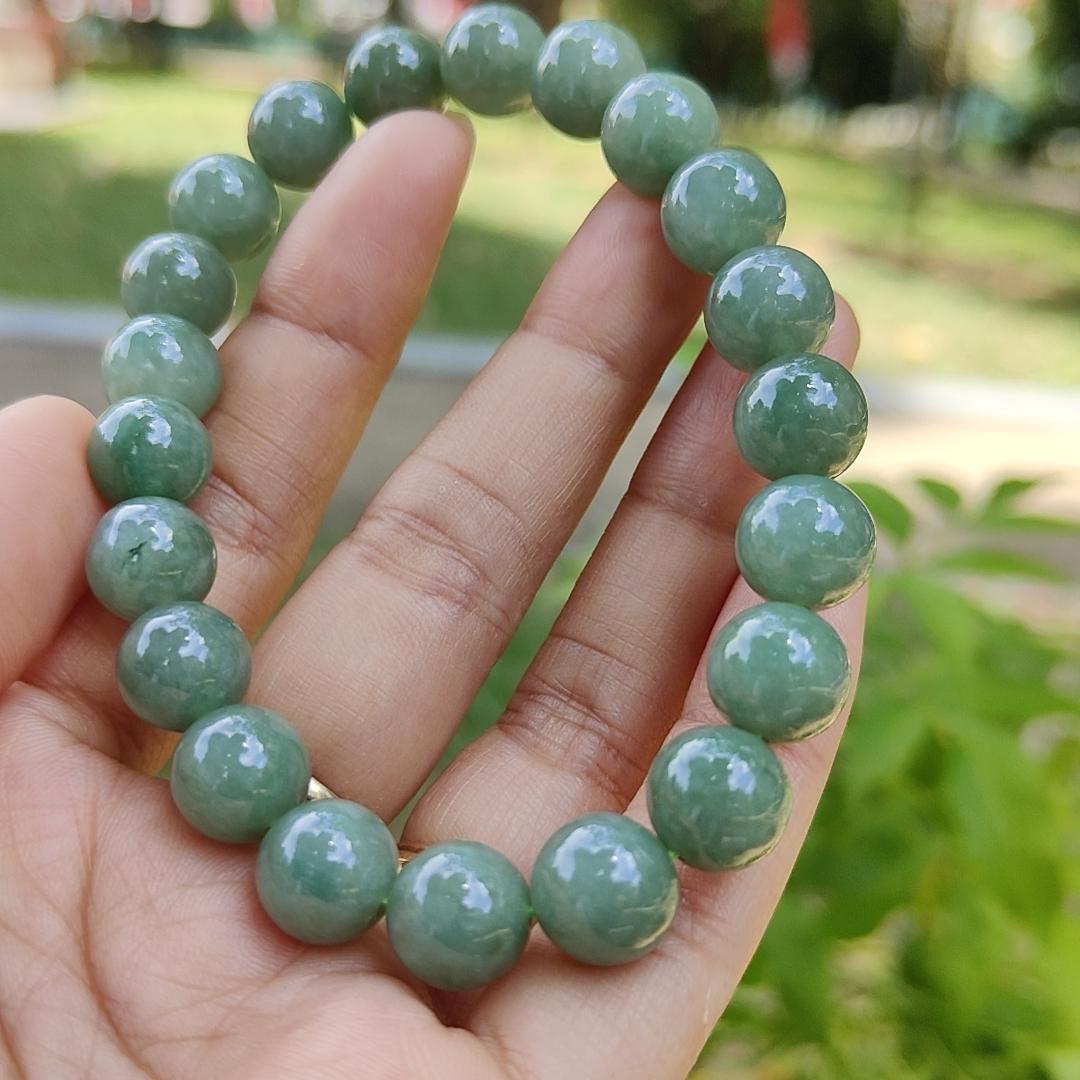 Green 21 Beads measurement 10mm Natural Type A Jadeite Jade Bracelet with QIC approved labs certificate weighs 38.45 grams (bracelet27)